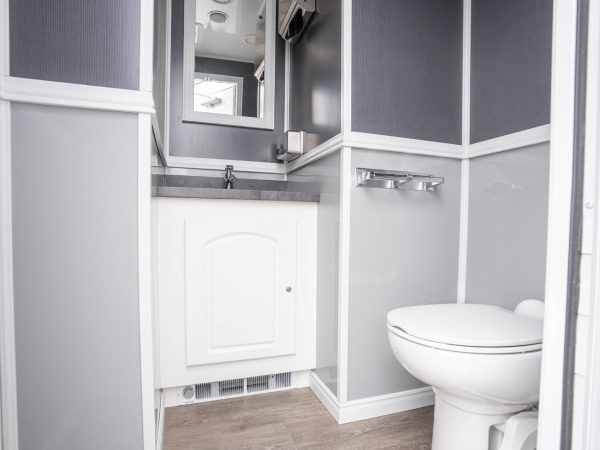 4 Stall - Luxury Restroom Trailer - Image 5